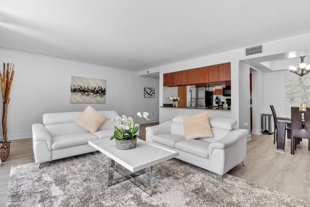 Modern 2/2 With Beautiful Ocean And Brickell Views Appartamento *